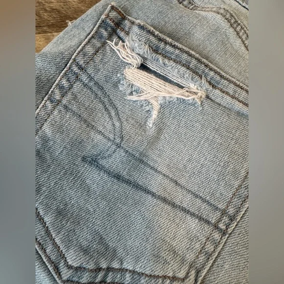 American Eagle size 0 stretch Curvy 90s Boyfriend Jean shorts, distressed - Picture 10 of 12